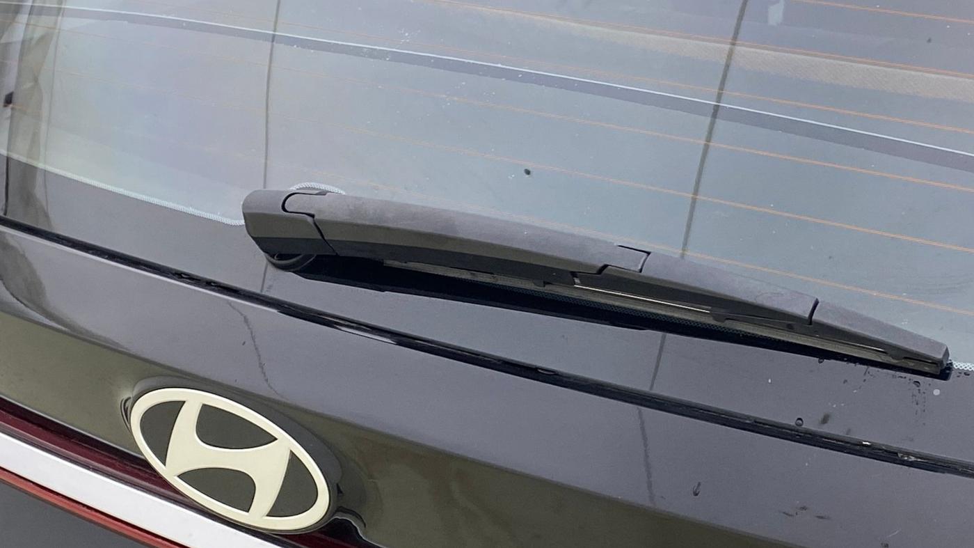 2024 Hyundai NEW I20 ASTA (O) 1.2 IVT, CNG, Automatic, 15,853 km, Rear Wiper