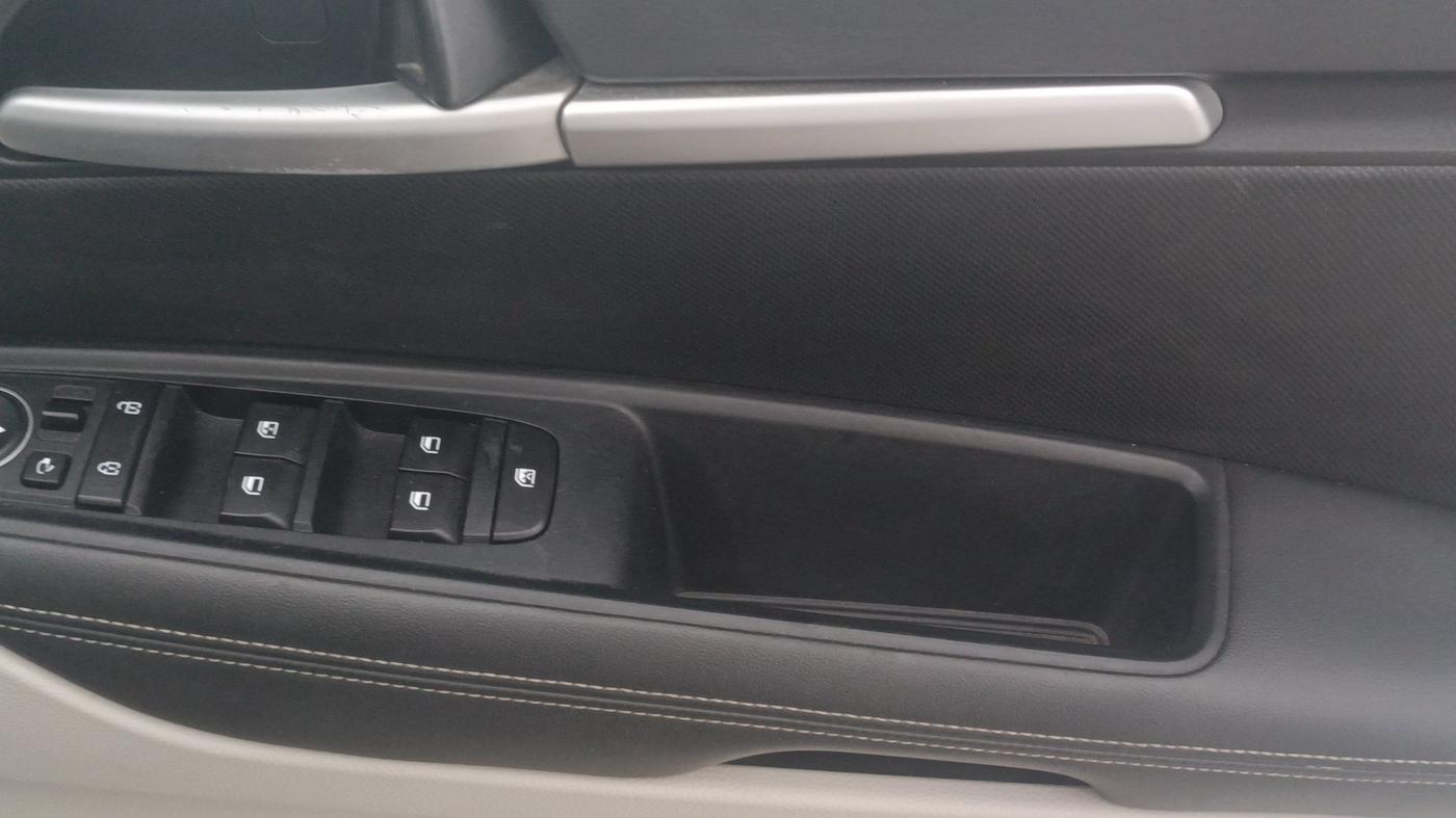 2021 KIA SONET HTX 1.0 IMT, Petrol, Manual, 42,041 km, Driver Side Door Panels Control
