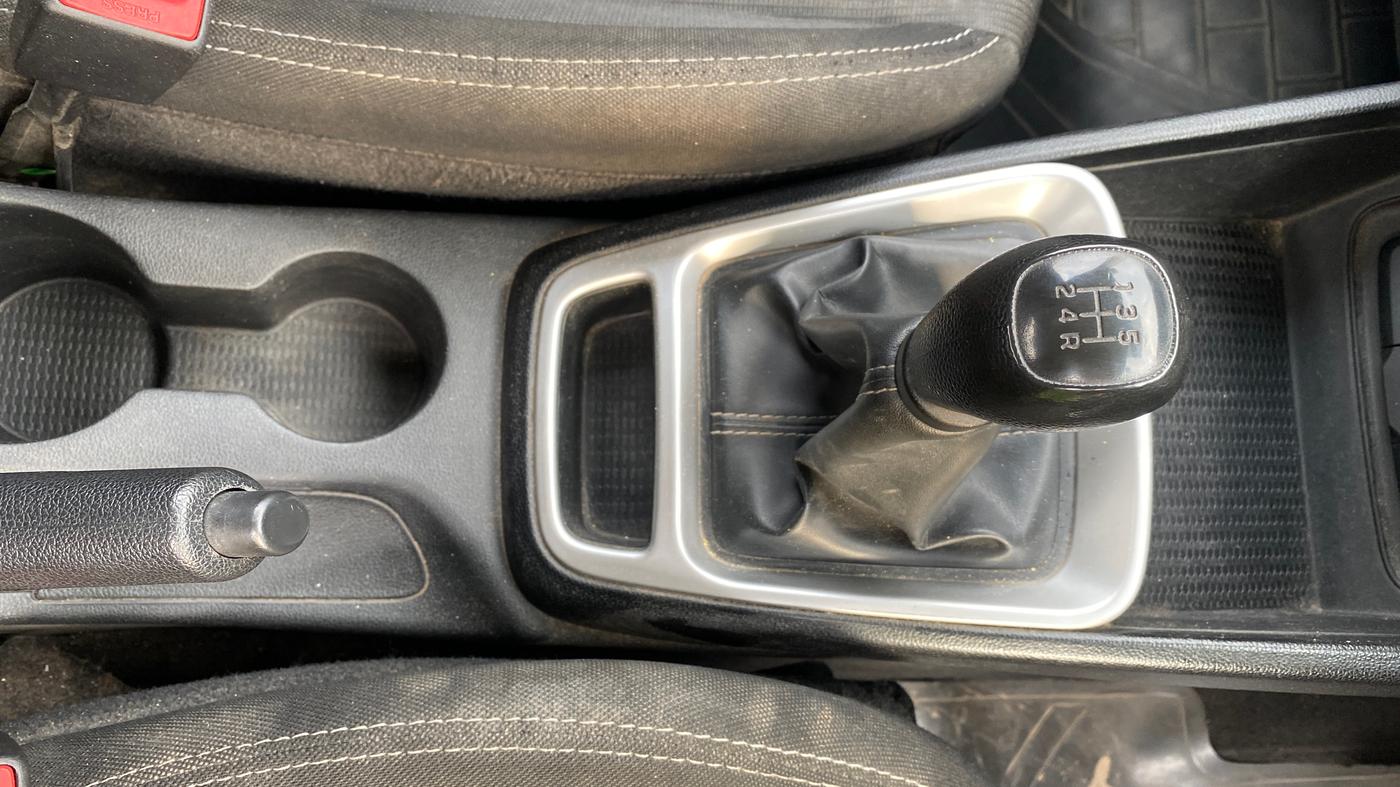 2021 Hyundai VENUE S 1.2, Petrol, Manual, 66,128 km, Gear Lever