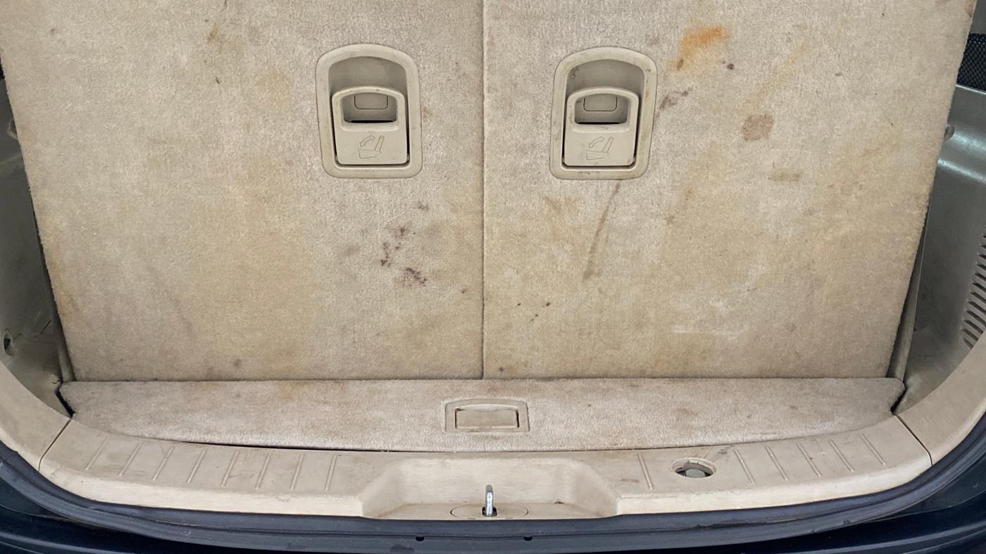 2017 Mahindra XUV500 W6 AT, Diesel, Automatic, 47,388 km, Boot Inside