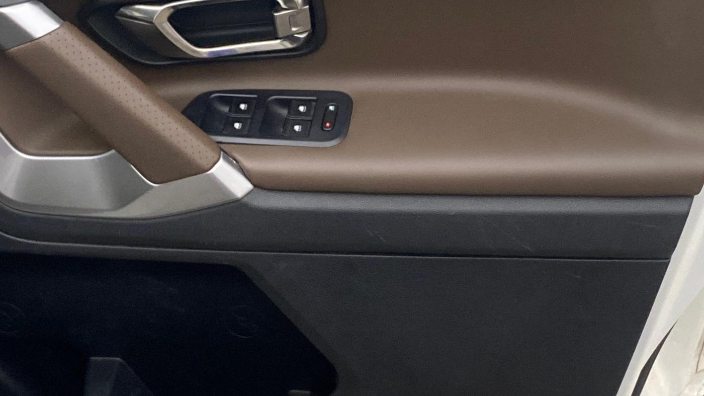 2020 Tata Harrier XZA PLUS 2.0L, Diesel, Automatic, 1,02,173 km, Driver Side Door Panels Control