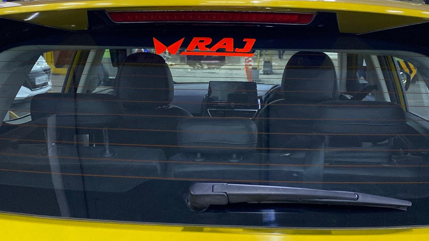 2024 Mahindra XUV 3XO AX5 1.2 L TCMPFi, Petrol, Manual, 31,773 km, Rear Wiper