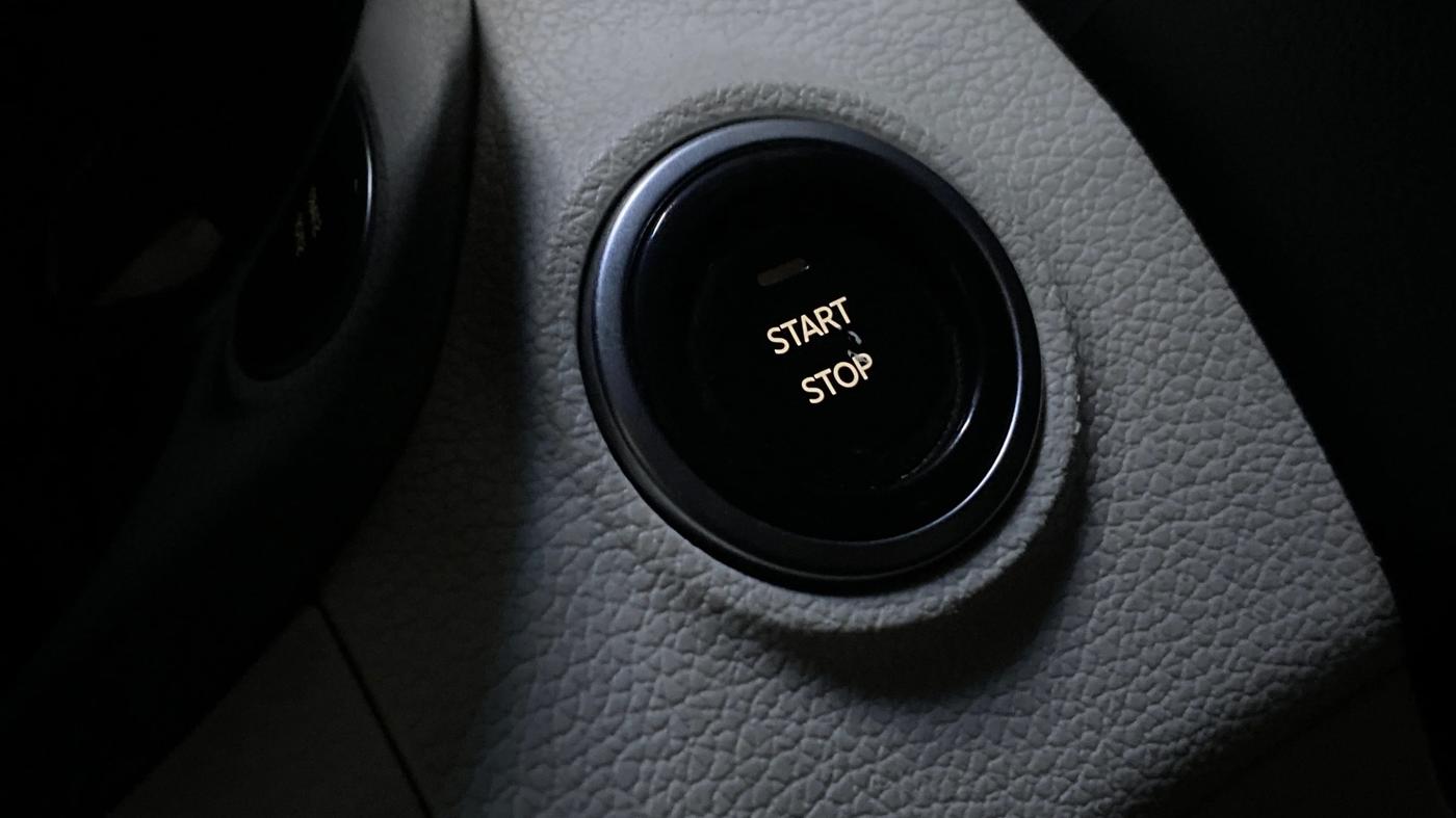 2024 Mahindra XUV 3XO AX5 1.2 L TCMPFi, Petrol, Manual, 31,773 km, Keyless Start/ Stop Button