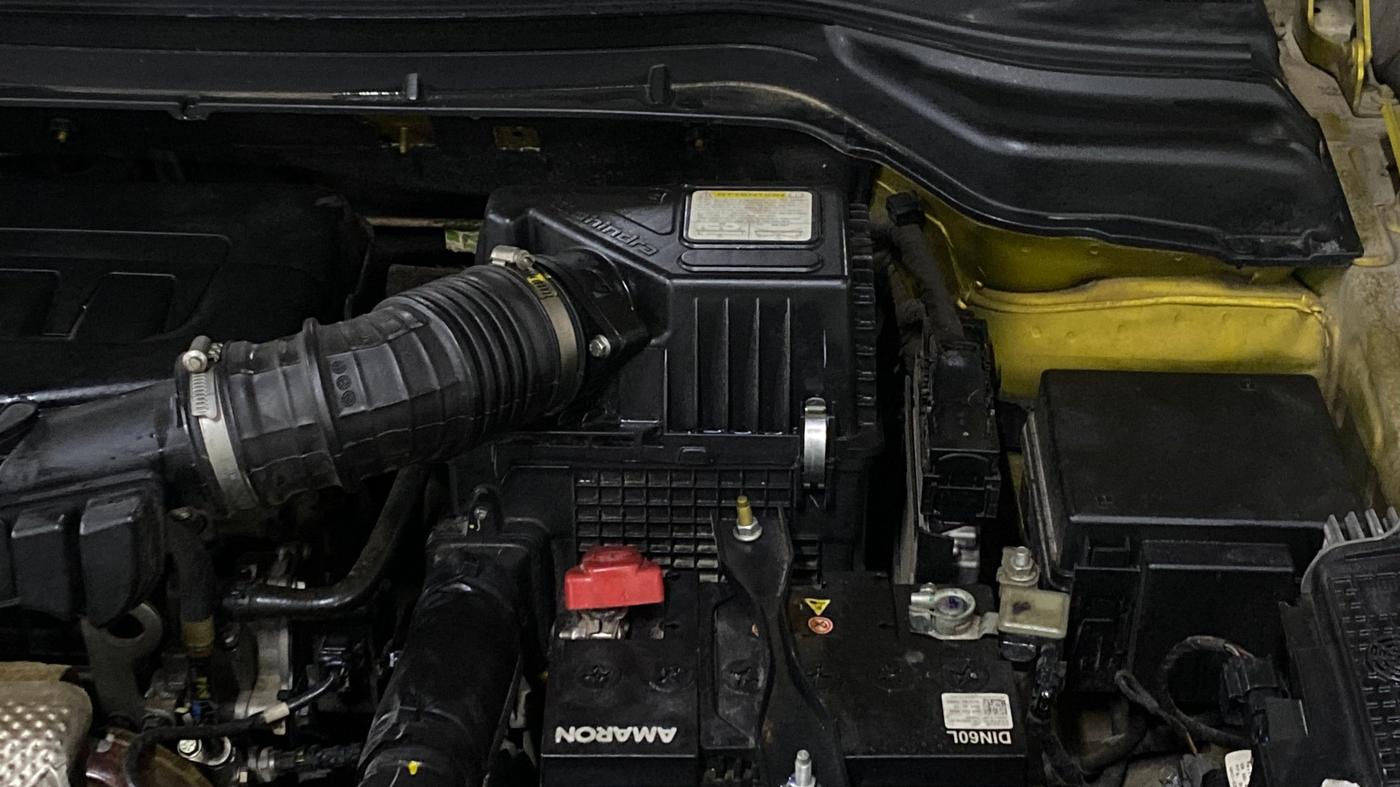 2024 Mahindra XUV 3XO AX5 1.2 L TCMPFi, Petrol, Manual, 31,773 km, Engine View - Left