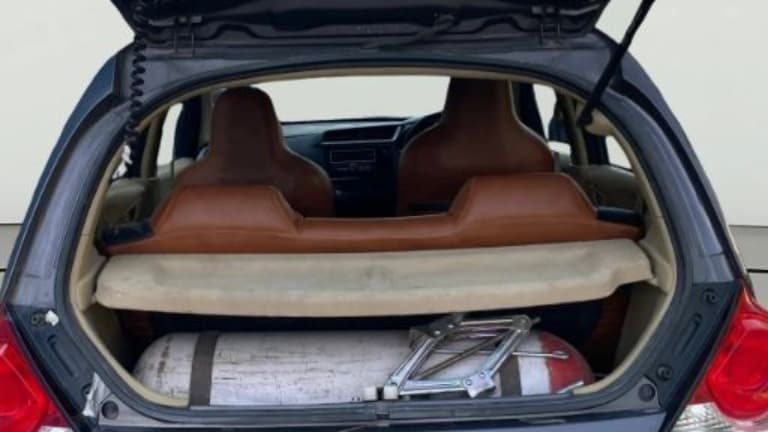 2018 Honda Brio S(O) MT, CNG, Manual, 1,35,760 km, Boot Inside