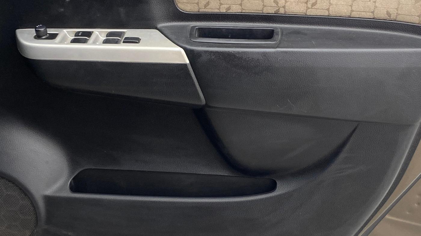 2015 Maruti Wagon R 1.0 VXI, Petrol, Manual, 68,520 km, Driver Side Door Panels Control