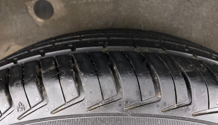 2011 Hyundai i10 SPORTZ 1.2 AT, Petrol, Automatic, 61,609 km, Right Rear Tyre Tread