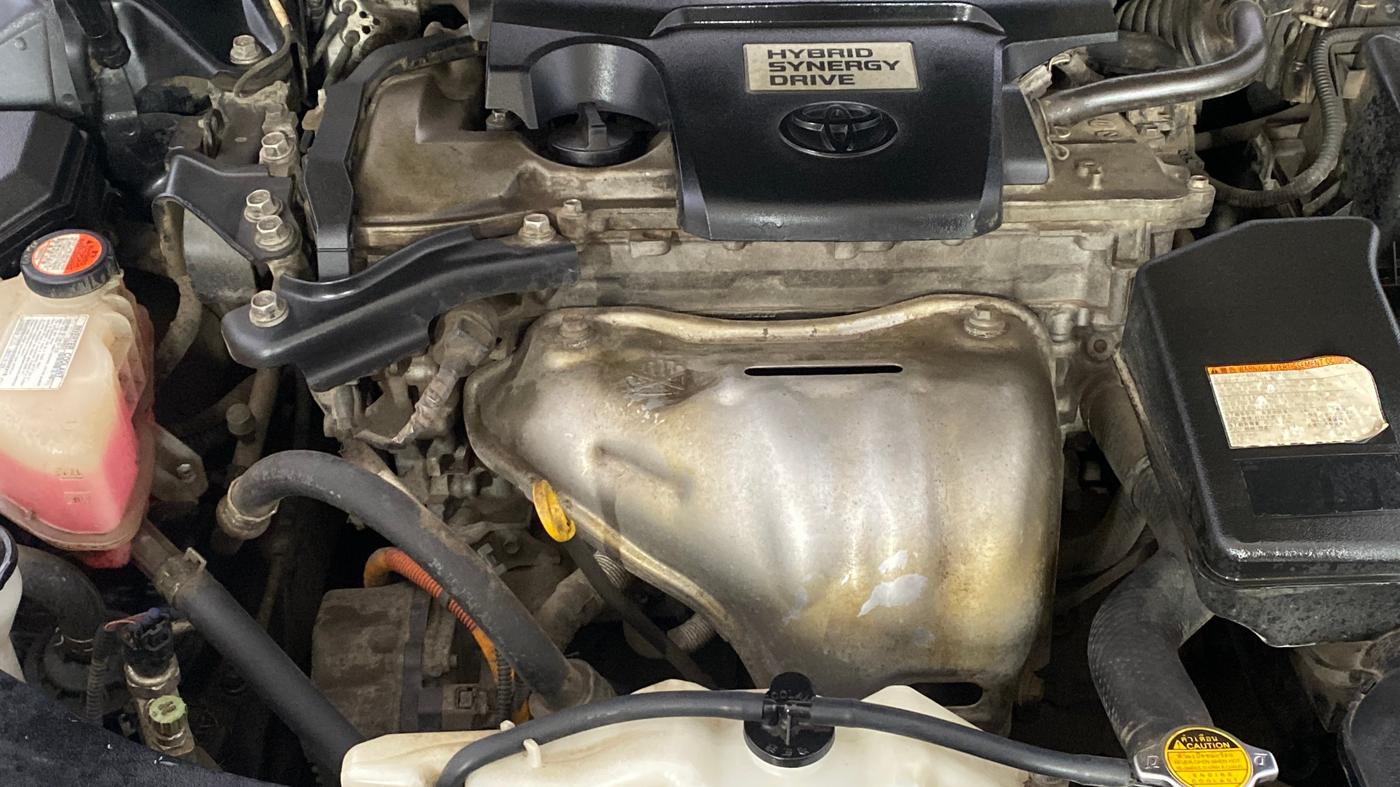 2016 Toyota Camry HYBRID, Hybrid, Automatic, 1,00,696 km, Engine View - Right