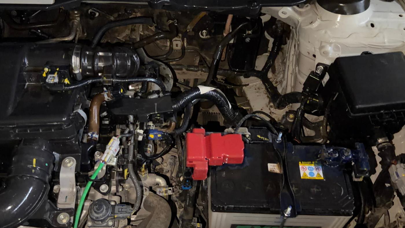 2022 Maruti BREZZA VXI SMART HYBRID, Petrol, Manual, 52,529 km, Engine View - Left