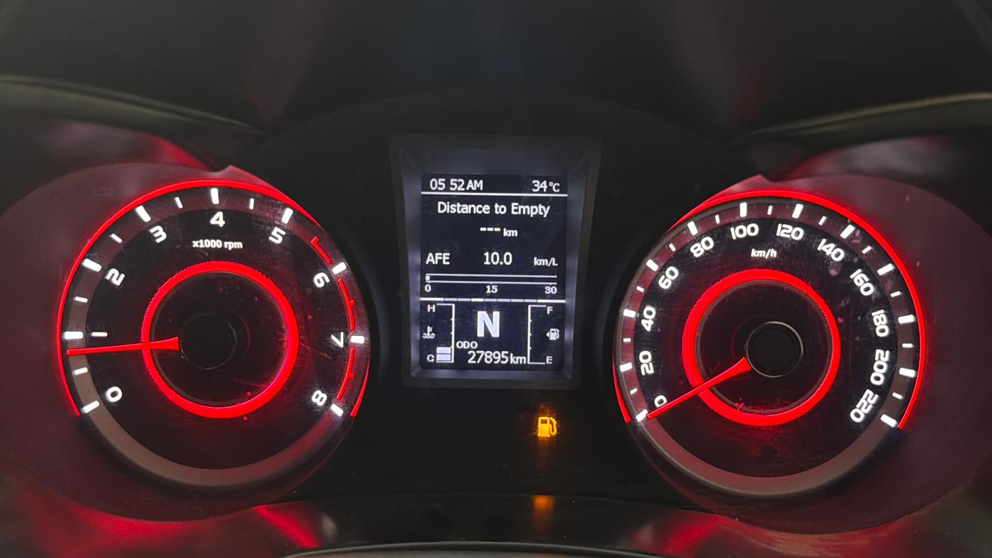 2022 Mahindra XUV300 W6 1.2 PETROL AMT, Petrol, Automatic, 27,895 km, Odometer Image