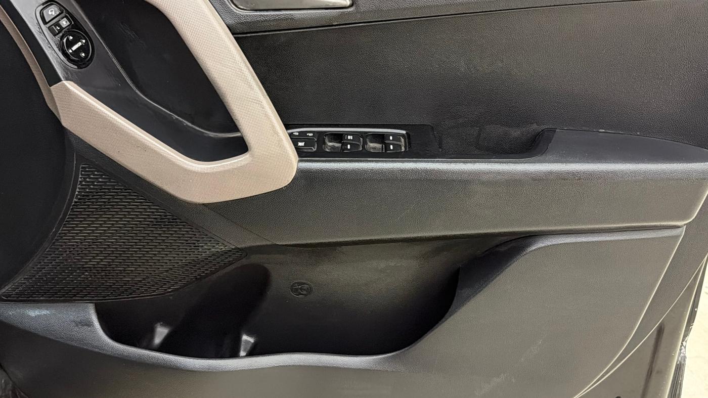 2016 Hyundai Creta SX PLUS AT 1.6 PETROL, Petrol, Automatic, 83,829 km, Driver Side Door Panels Control