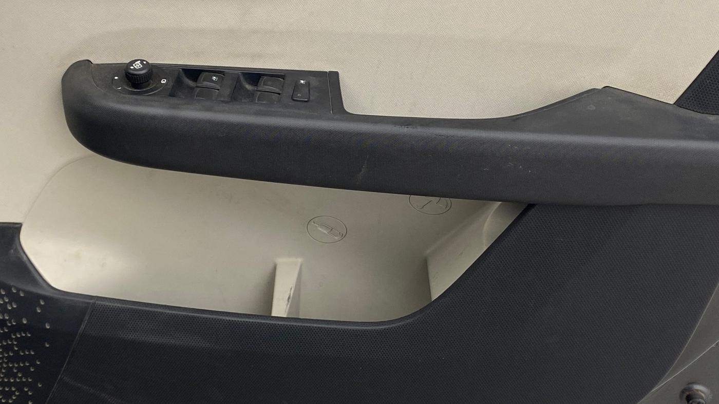 2022 Tata ALTROZ XM PLUS PETROL, Petrol, Manual, 22,988 km, Driver Side Door Panels Control