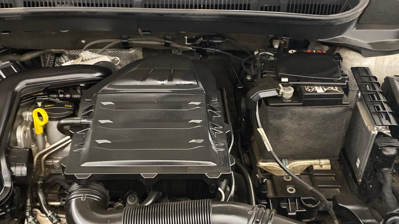 2024 Volkswagen TAIGUN TOPLINE 1.0 TSI AT, Petrol, Automatic, 19,743 km, Engine View - Left