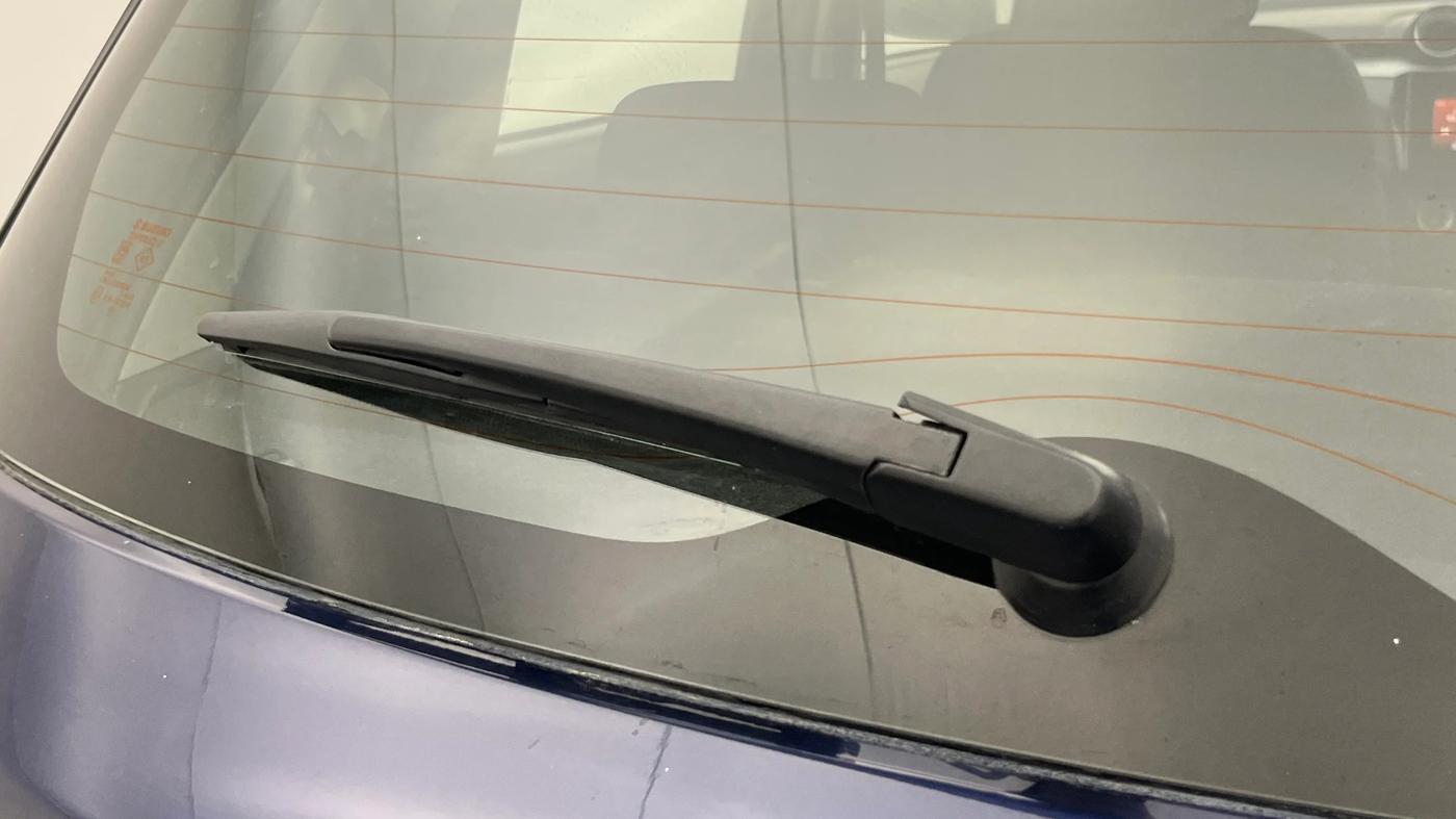 2021 Maruti Swift ZXI, Petrol, Manual, 24,500 km, Rear Wiper