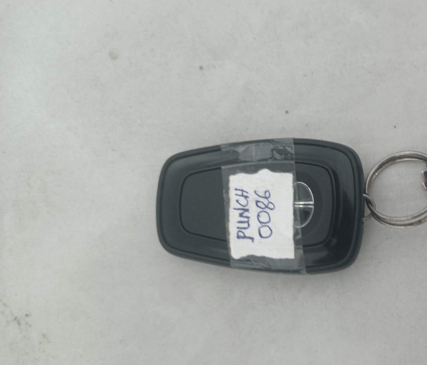 2022 Tata PUNCH ACCOMPLISHED MT, Petrol, Manual, 87,278 km, Key Close Up