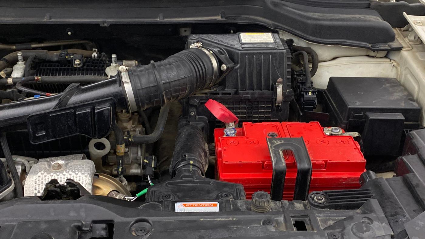 2021 Mahindra XUV300 W8 1.2 PETROL, Petrol, Manual, 98,307 km, Engine View - Left
