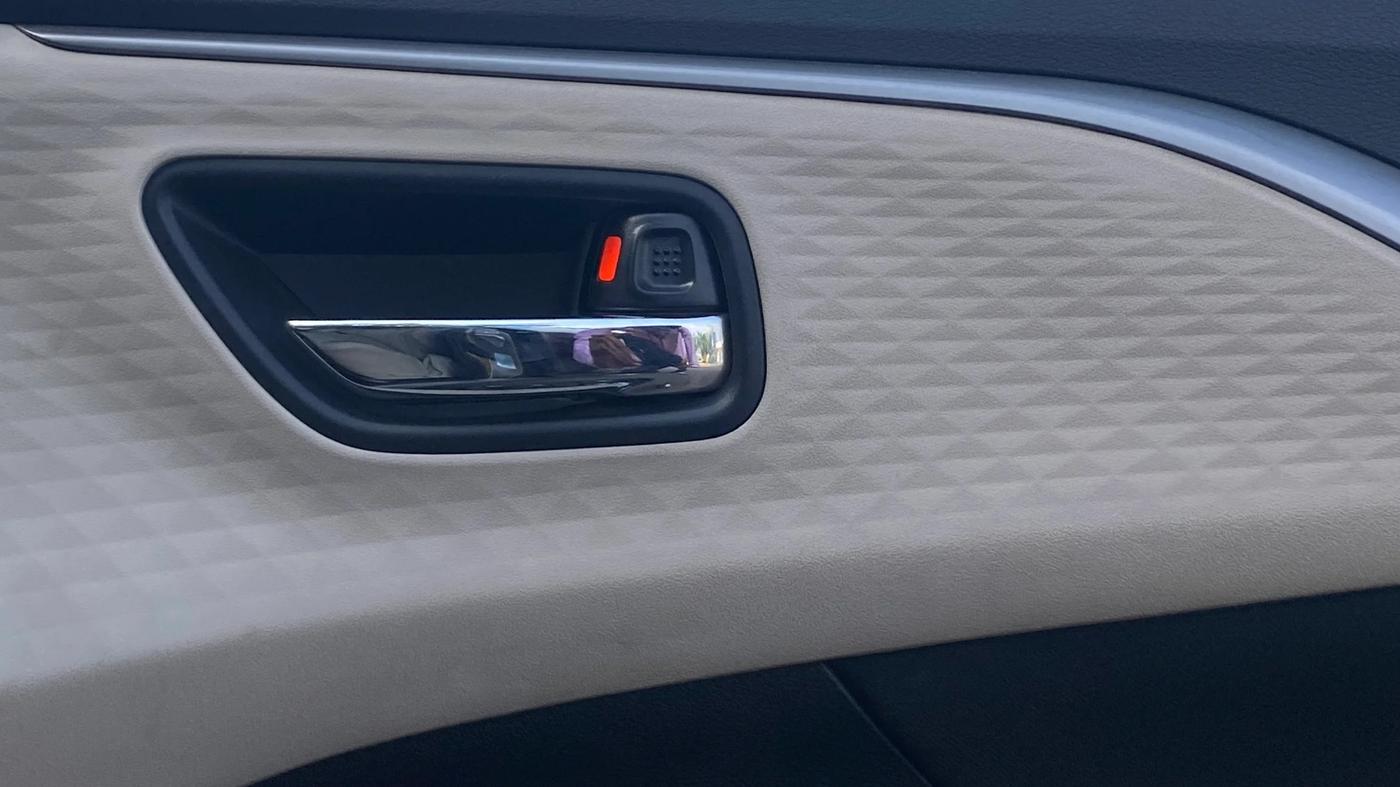2025 Maruti Dzire ZXi AMT, Petrol, Automatic, 9,107 km, Driver Side Door Panels Control