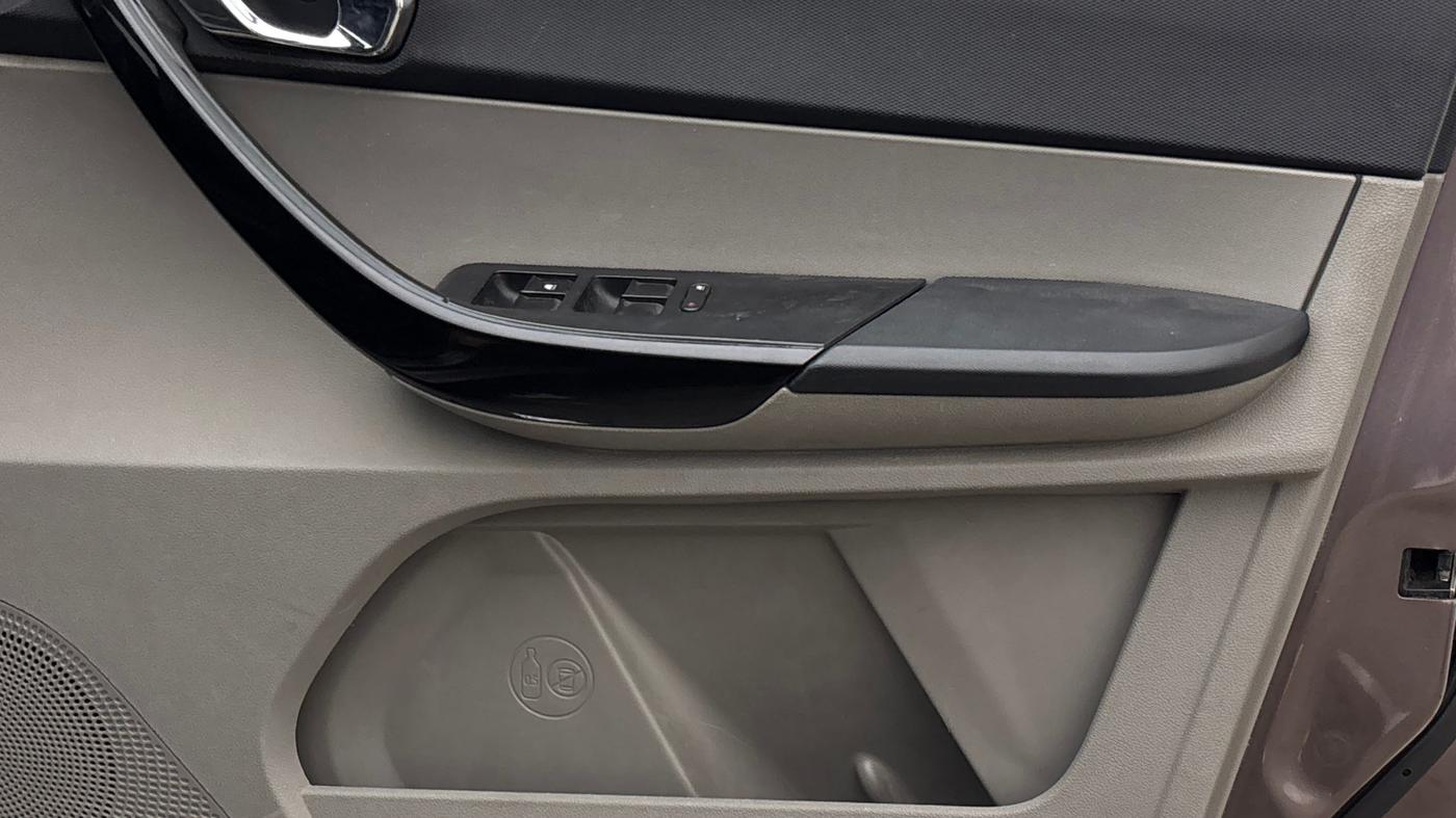 2018 Tata Tiago XZA PETROL, Petrol, Automatic, 77,339 km, Driver Side Door Panels Control