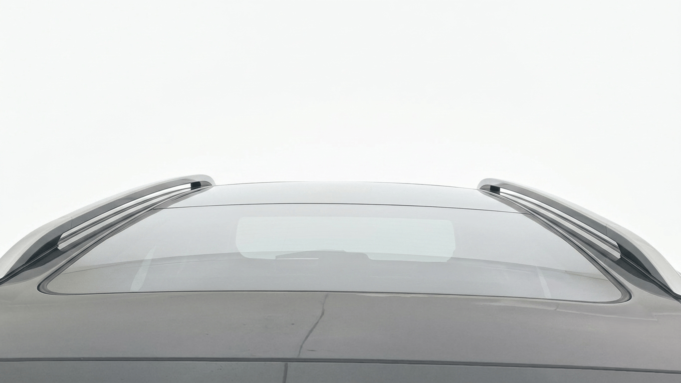 2024 Mahindra XUV700 AX 7 LUXURY P AT 7 STR, Petrol, Automatic, 32,393 km, Moonroof/ Sunroof