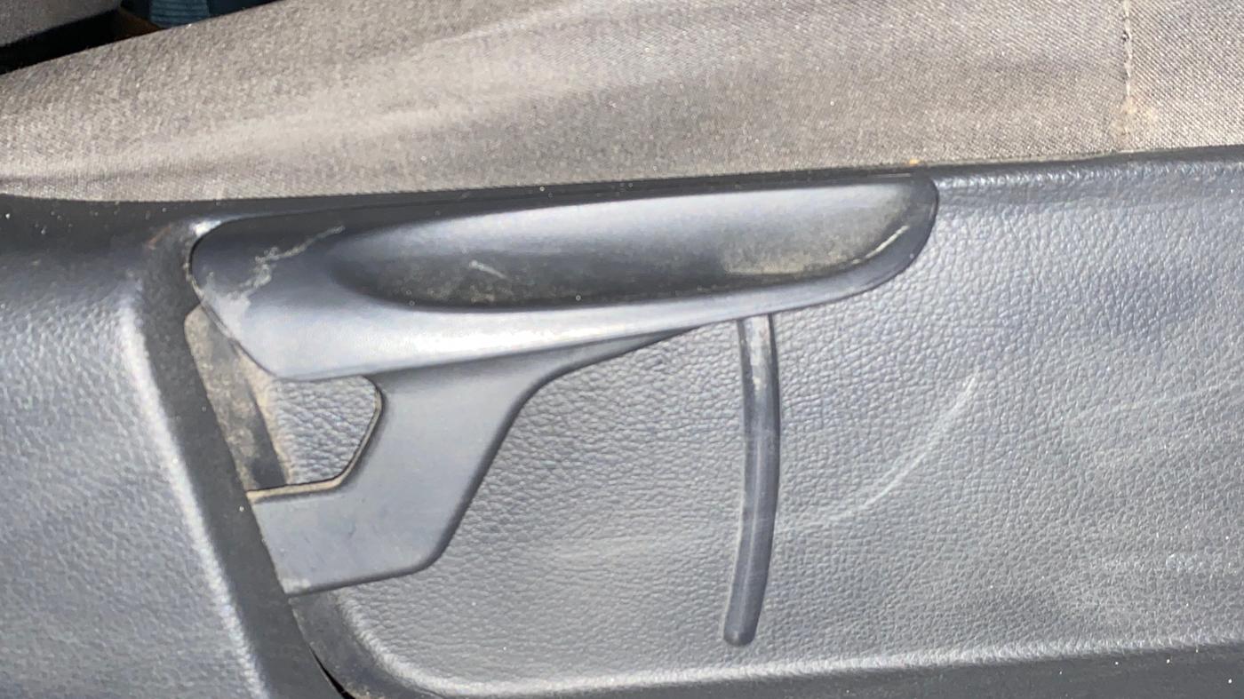 2018 Volkswagen Ameo COMFORTLINE 1.0L, Petrol, Manual, 76,093 km, Driver Side Adjustment Panel