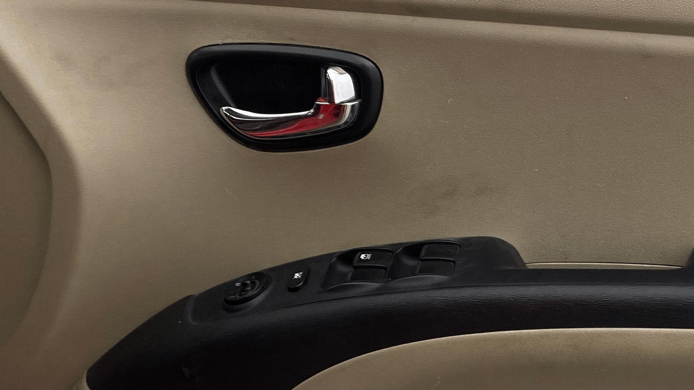 2013 Hyundai i10 SPORTZ 1.2, Petrol, Manual, 84,328 km, Driver Side Door Panels Control