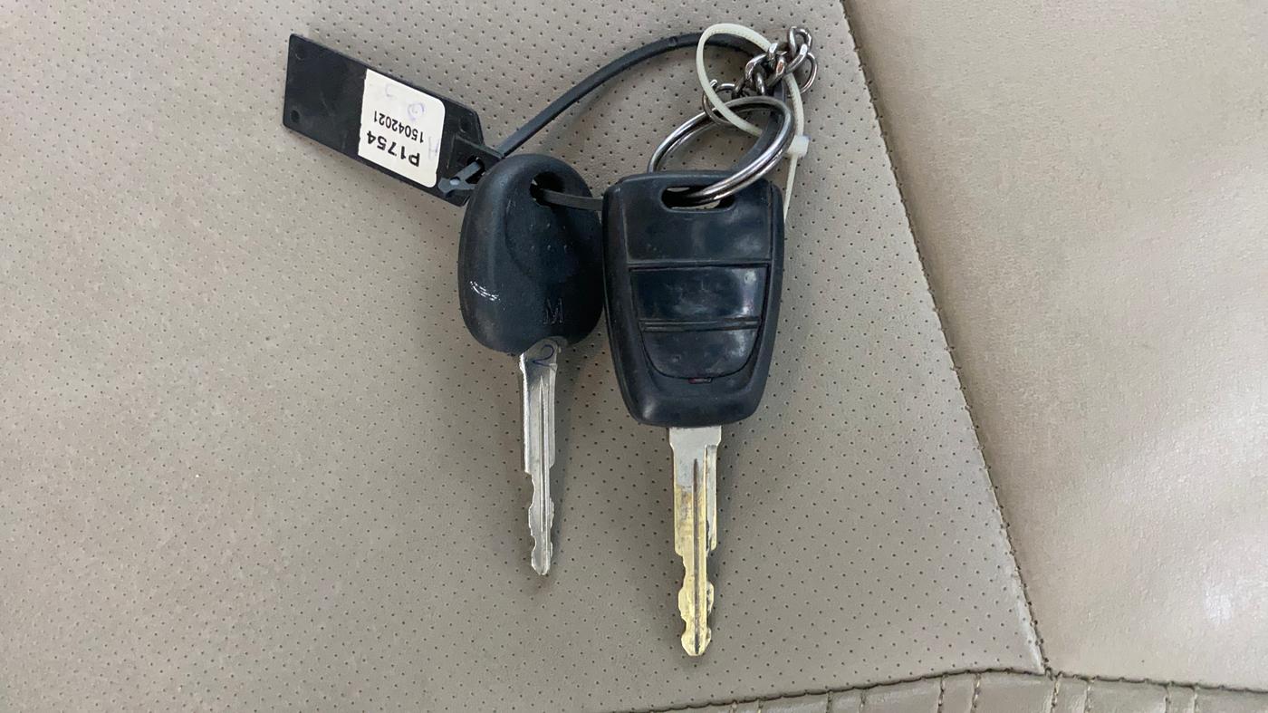 2021 Hyundai NEW SANTRO SPORTZ MT, Petrol, Manual, 58,661 km, Key Close Up