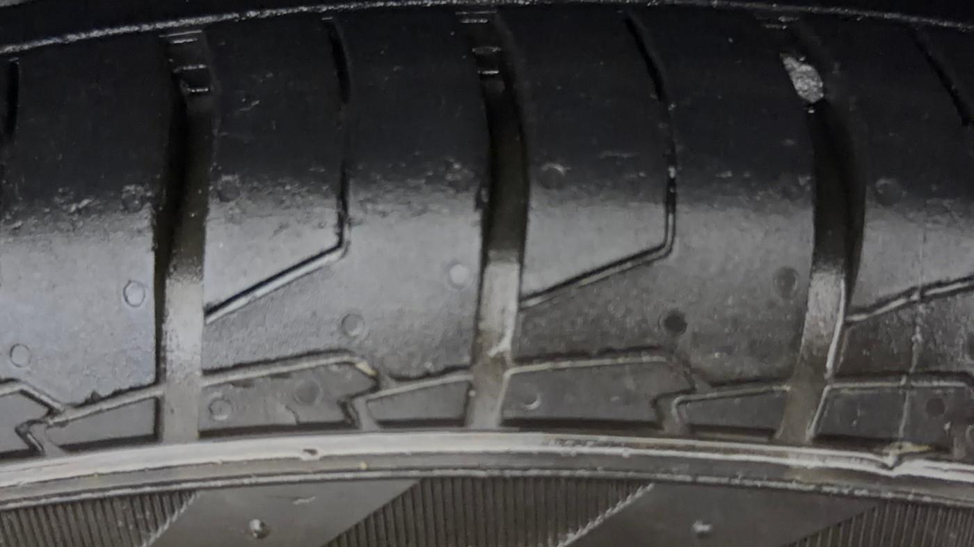 2024 Hyundai Creta SX (O) 1.5 DIESEL AT, Diesel, Automatic, 10,988 km, Left Front Tyre Tread