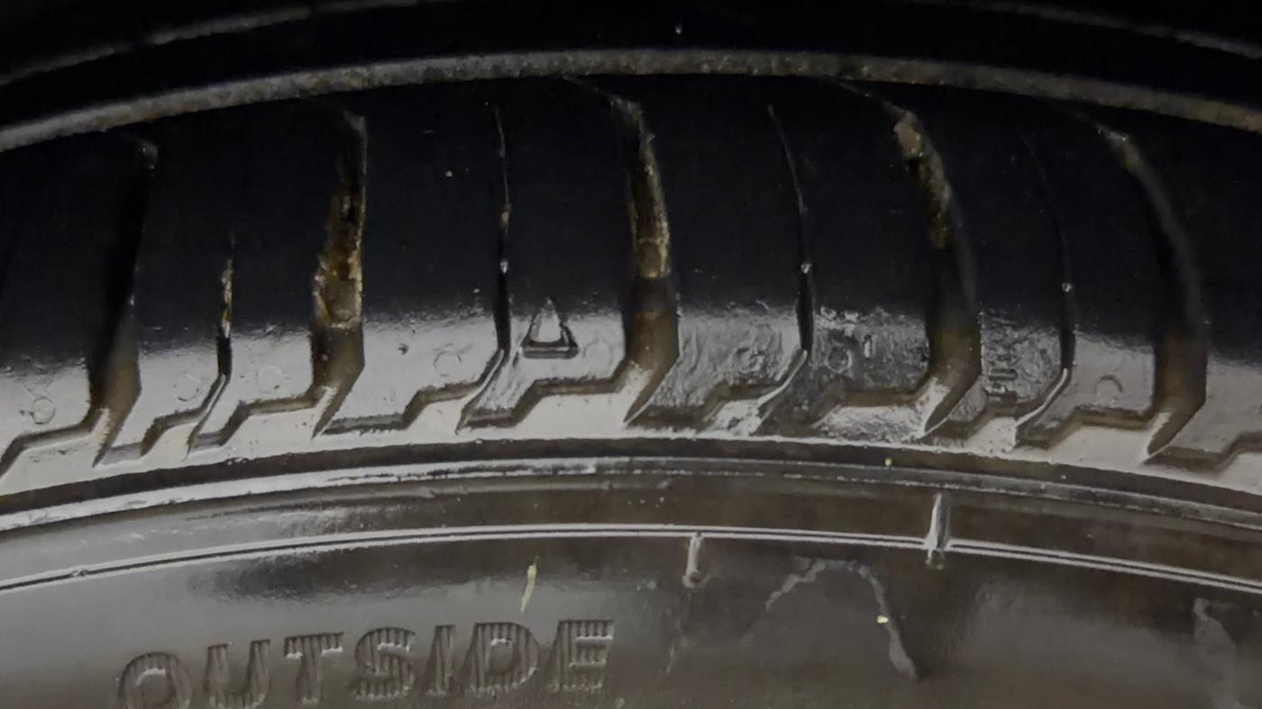 2019 Tata Tiago XZ PLUS PETROL, CNG, Manual, 80,063 km, Left Rear Tyre Tread