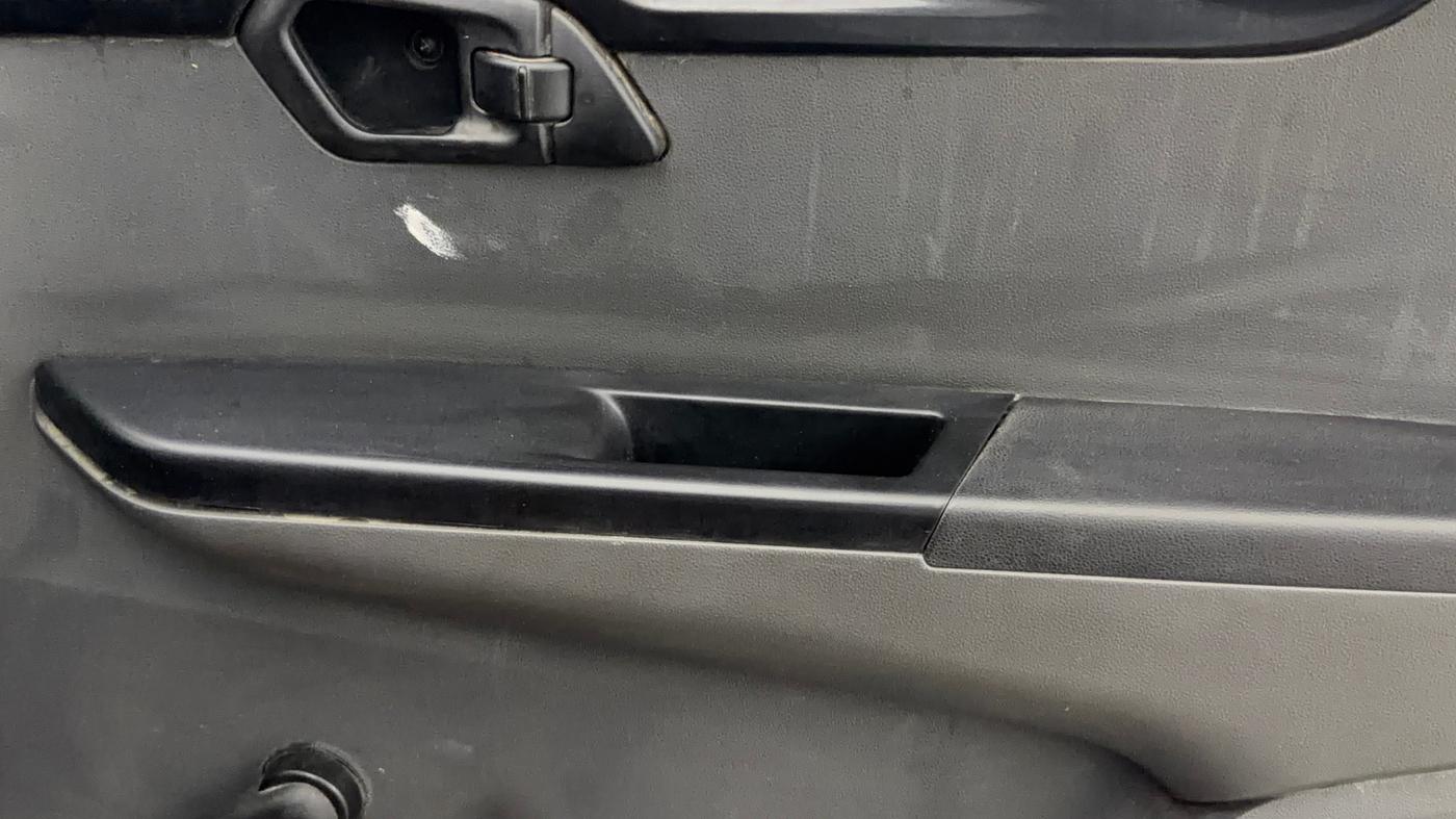 2018 Mahindra KUV 100 NXT K2+ P 6 STR, Petrol, Manual, 36,314 km, Driver Side Door Panels Control