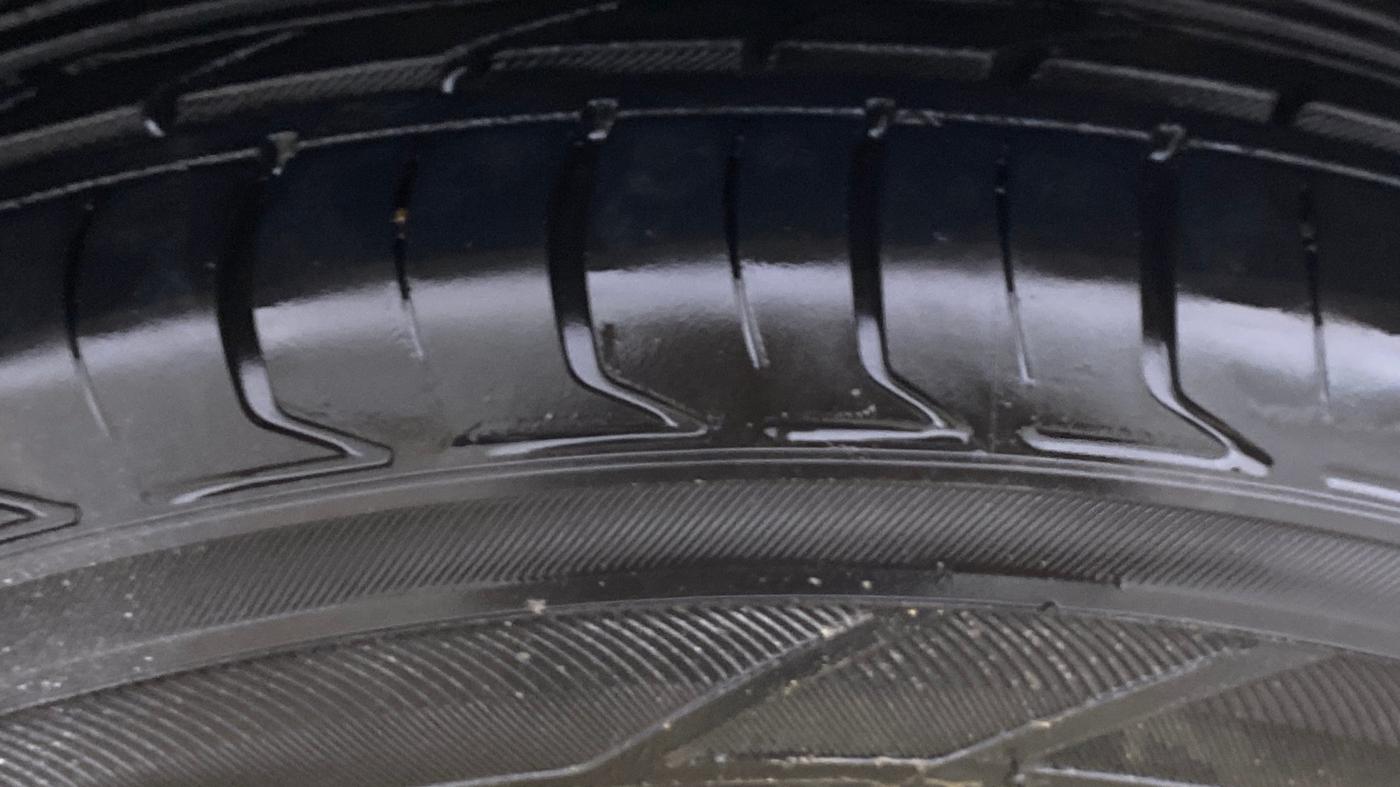 2022 Maruti Vitara Brezza VXI AT SHVS, Petrol, Automatic, 59,340 km, Right Front Tyre Tread