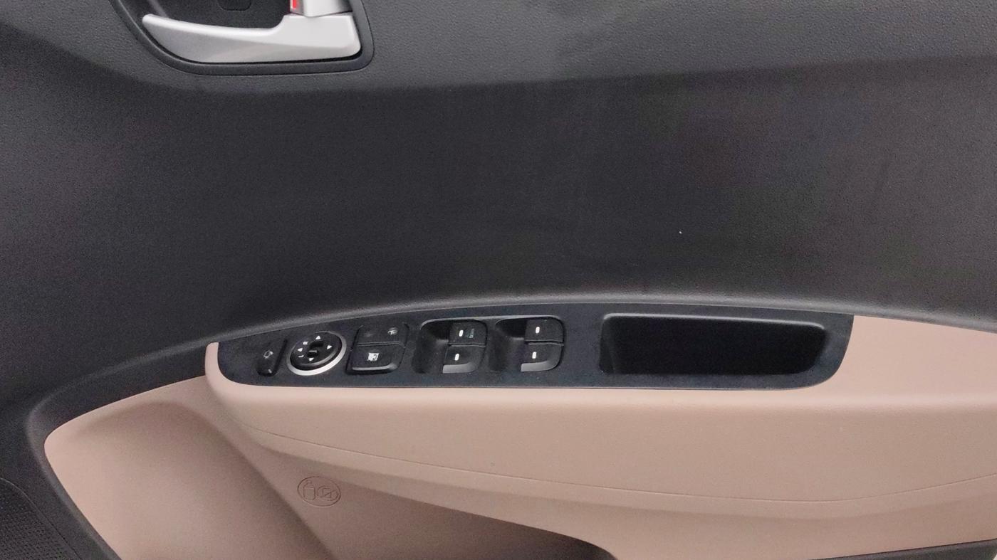 2018 Hyundai Grand i10 SPORTZ AT 1.2 KAPPA VTVT, Petrol, Automatic, 43,805 km, Driver Side Door Panels Control