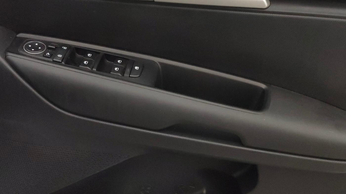 2023 KIA SONET HTK PLUS 1.0 IMT, Petrol, Manual, 53,942 km, Driver Side Door Panels Control