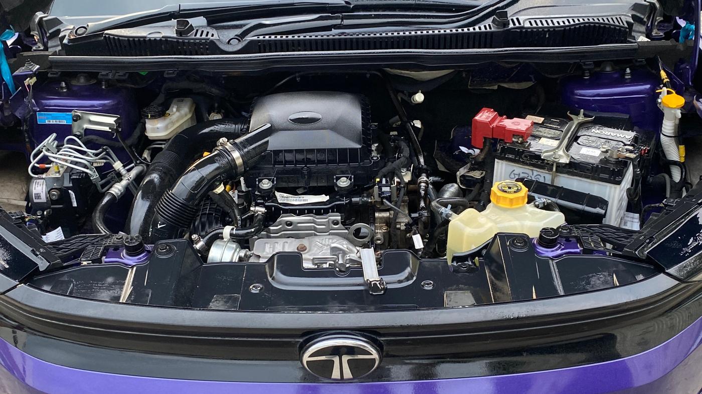 2024 Tata NEXON FEARLESS PURPLE + SUNROOF DCA DUAL TONE 1.2 PETROL, Petrol, Automatic, 15,837 km, Engine View