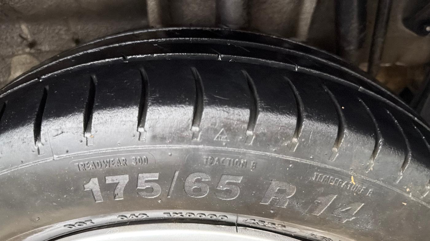 2018 Tata Tiago XT PETROL, Petrol, Manual, 84,108 km, Left Rear Tyre Tread