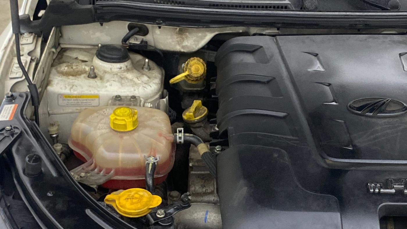 2019 Mahindra XUV500 W7, Diesel, Manual, 94,736 km, Engine View - Right
