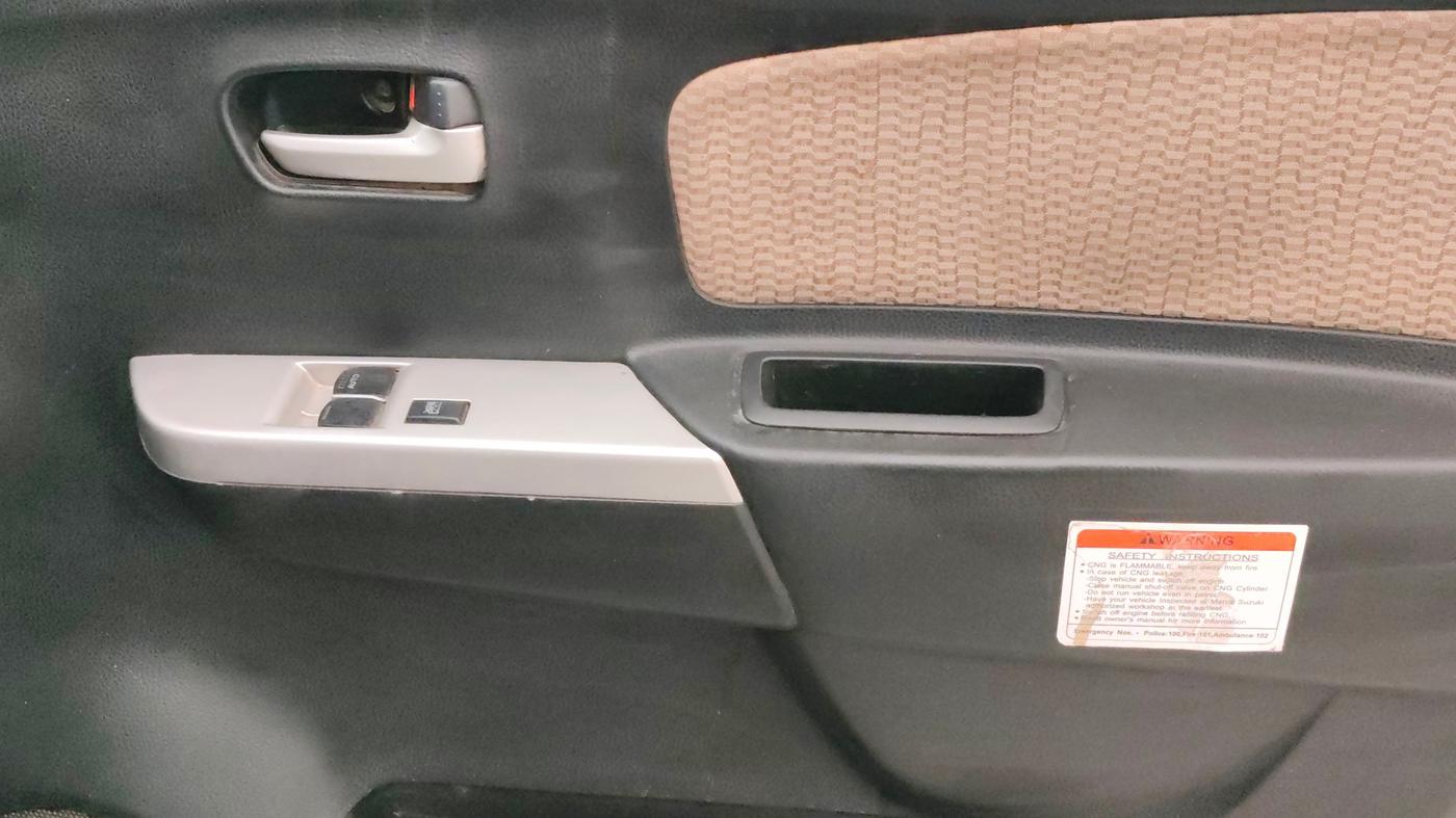 2018 Maruti Wagon R 1.0 LXI CNG, CNG, Manual, 92,468 km, Driver Side Door Panels Control