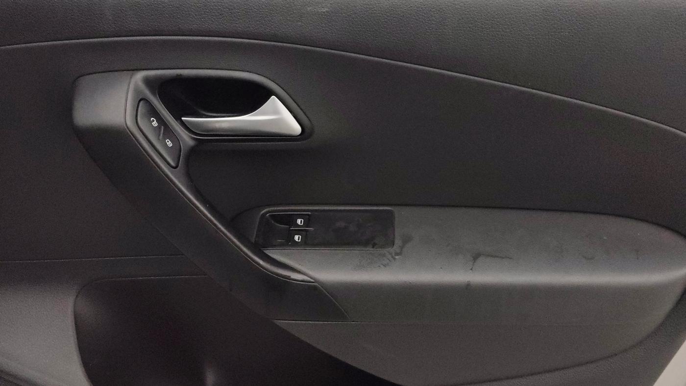 2015 Volkswagen Polo TRENDLINE 1.2L PETROL, Petrol, Manual, 47,913 km, Driver Side Door Panels Control