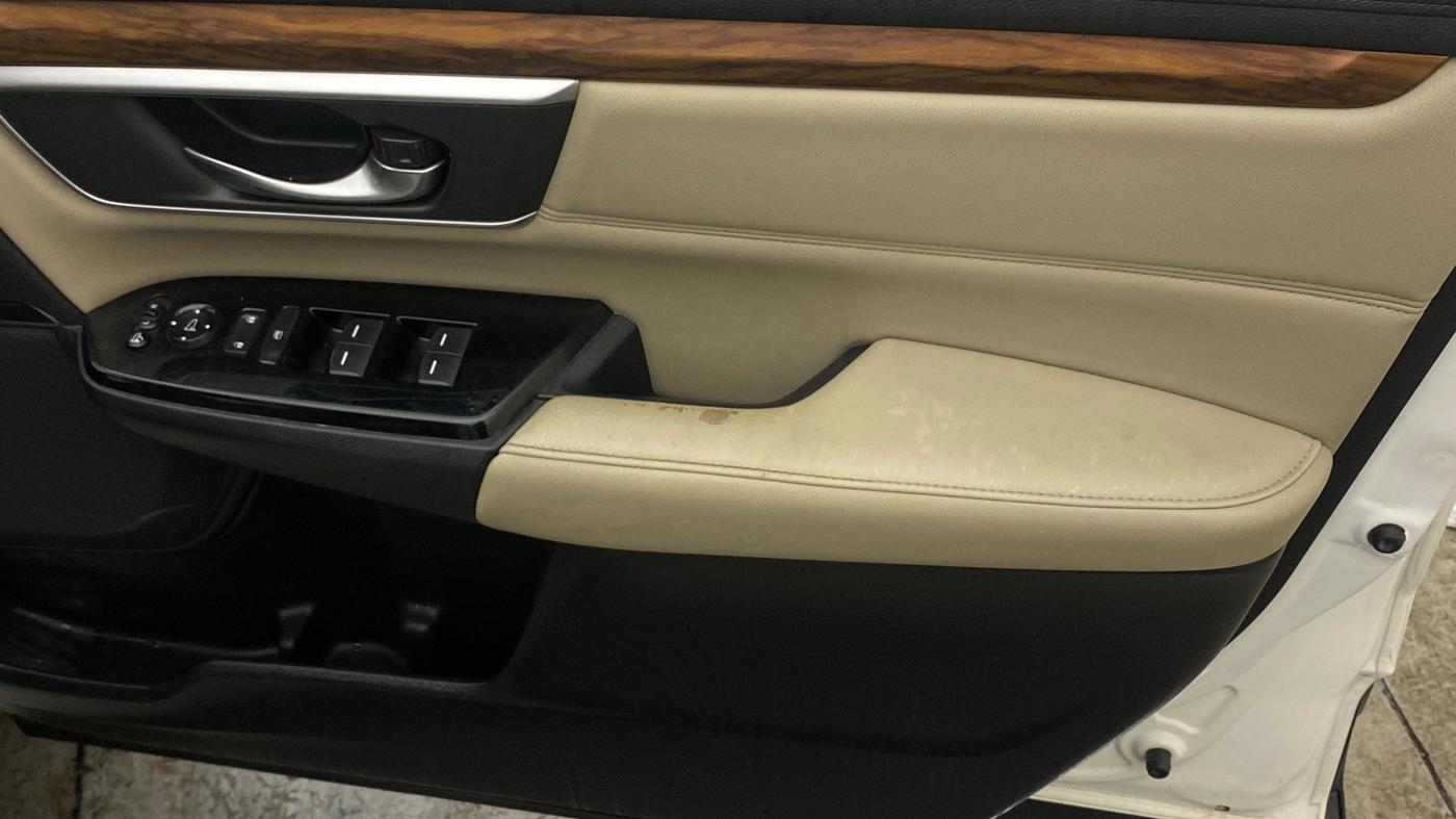 2019 Honda CRV 1.6L I-DTEC AWD AT, Diesel, Automatic, 1,12,929 km, Driver Side Door Panels Control