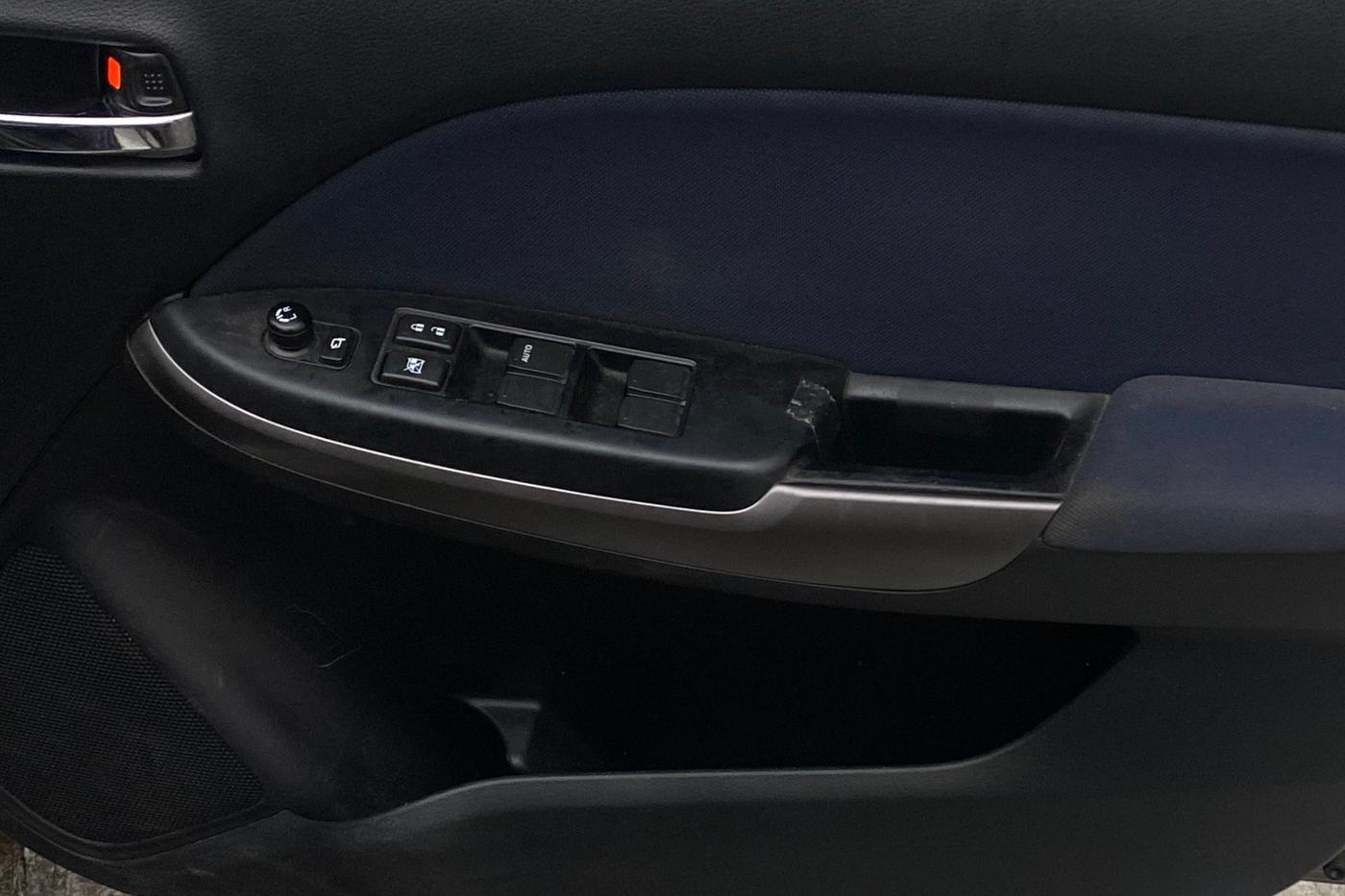 2020 Maruti Baleno ZETA CVT PETROL 1.2, Petrol, Automatic, 46,433 km, Driver Side Door Panels Control