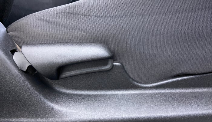 2016 Maruti Vitara Brezza VDI OPT, Diesel, Manual, 1,57,720 km, Driver Side Adjustment Panel