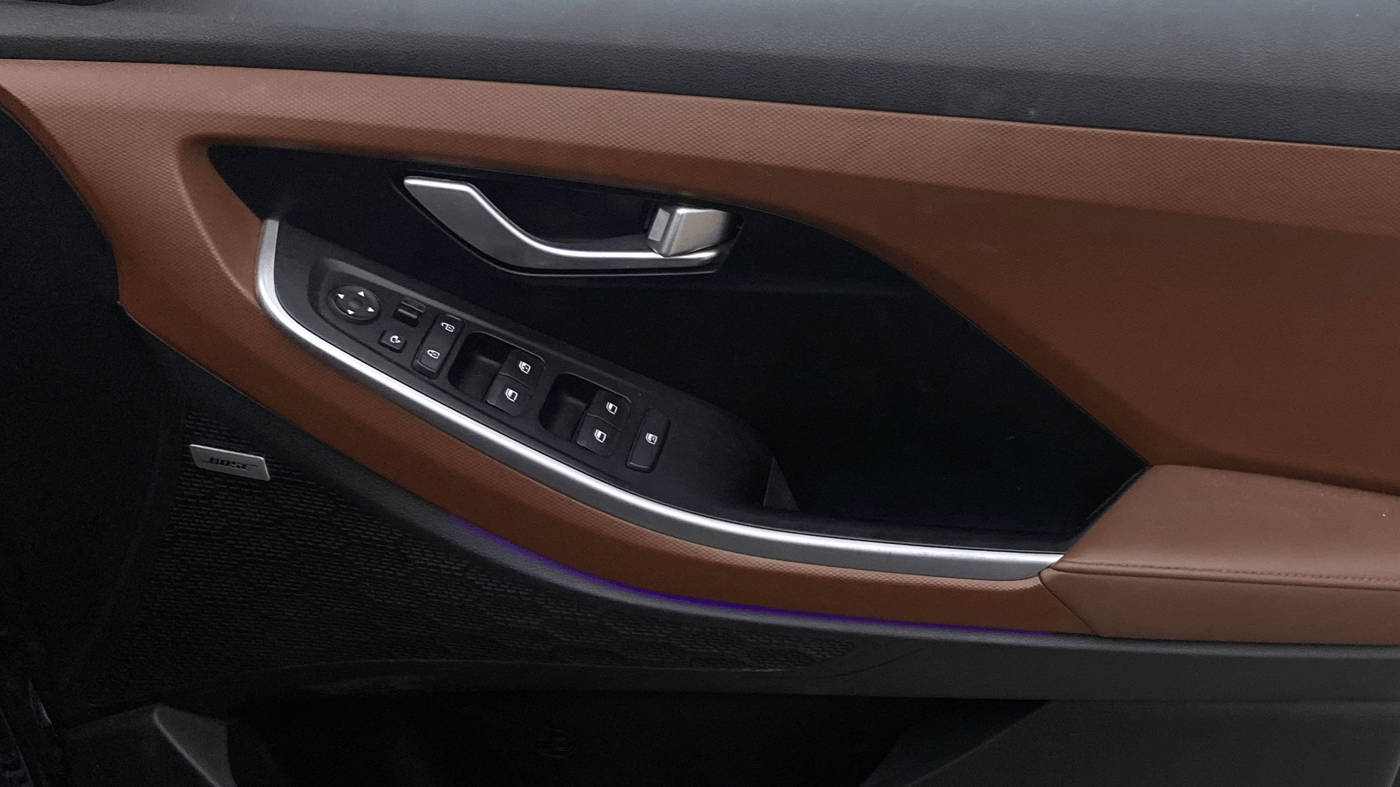 2023 Hyundai ALCAZAR 2.0 SIGNATURE (O) AT 7STR, Petrol, Automatic, 94,654 km, Driver Side Door Panels Control