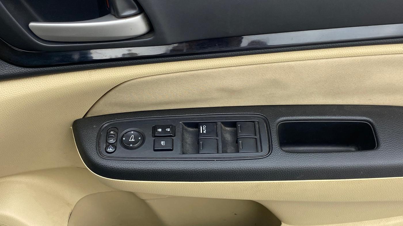 2018 Honda Amaze 1.2L I-VTEC VX, Petrol, Manual, 71,508 km, Driver Side Door Panels Control