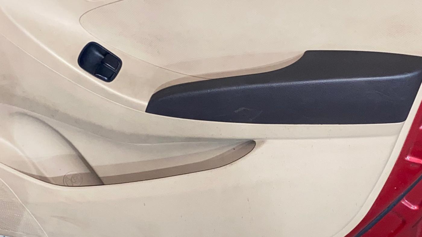 2018 Hyundai Eon ERA +, Petrol, Manual, 15,993 km, Driver Side Door Panels Control