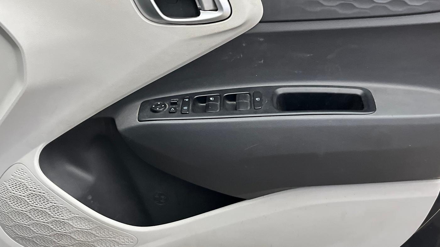 2022 Hyundai GRAND I10 NIOS SPORTZ 1.2 KAPPA VTVT, Petrol, Manual, 66,790 km, Driver Side Door Panels Control