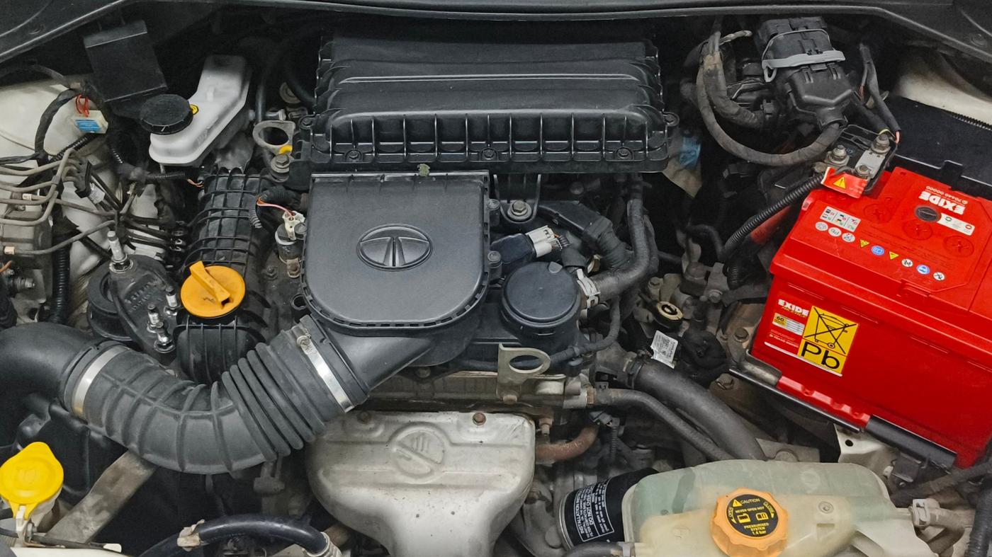 2019 Tata Tiago XT PETROL, CNG, Manual, 1,21,430 km, Engine View