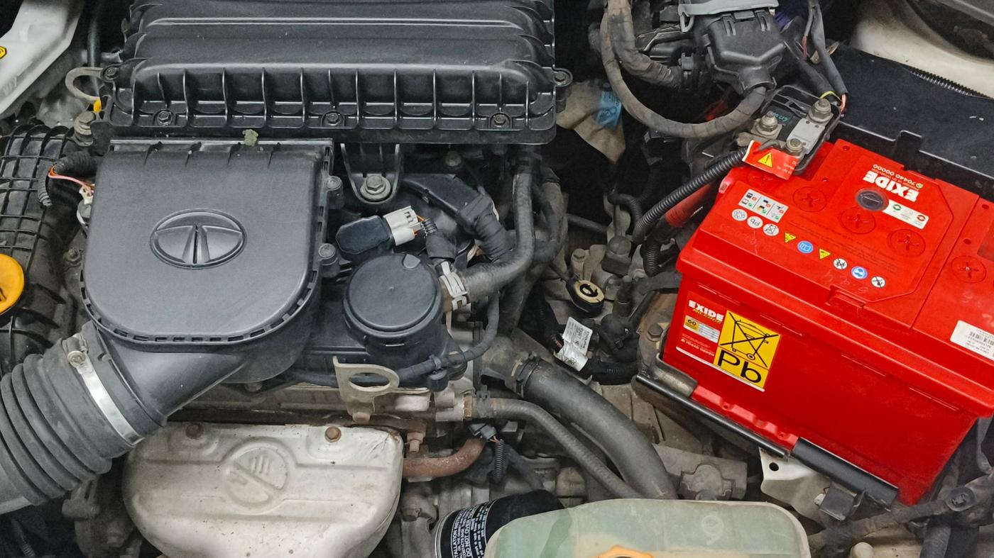 2019 Tata Tiago XT PETROL, CNG, Manual, 1,21,430 km, Engine View - Left