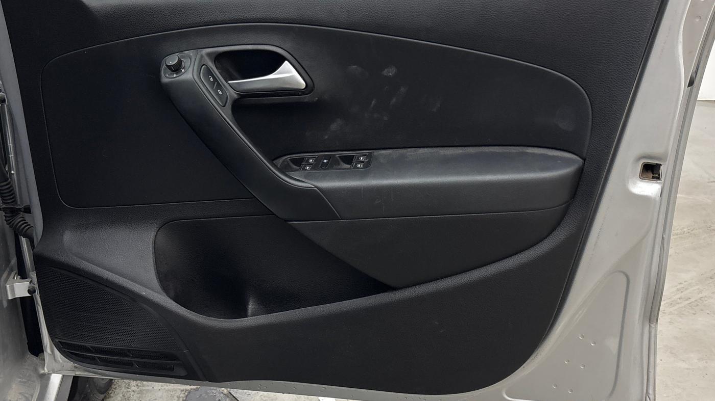 2020 Volkswagen Polo HIGHLINE PLUS 1.0, Petrol, Manual, 41,118 km, Driver Side Door Panels Control