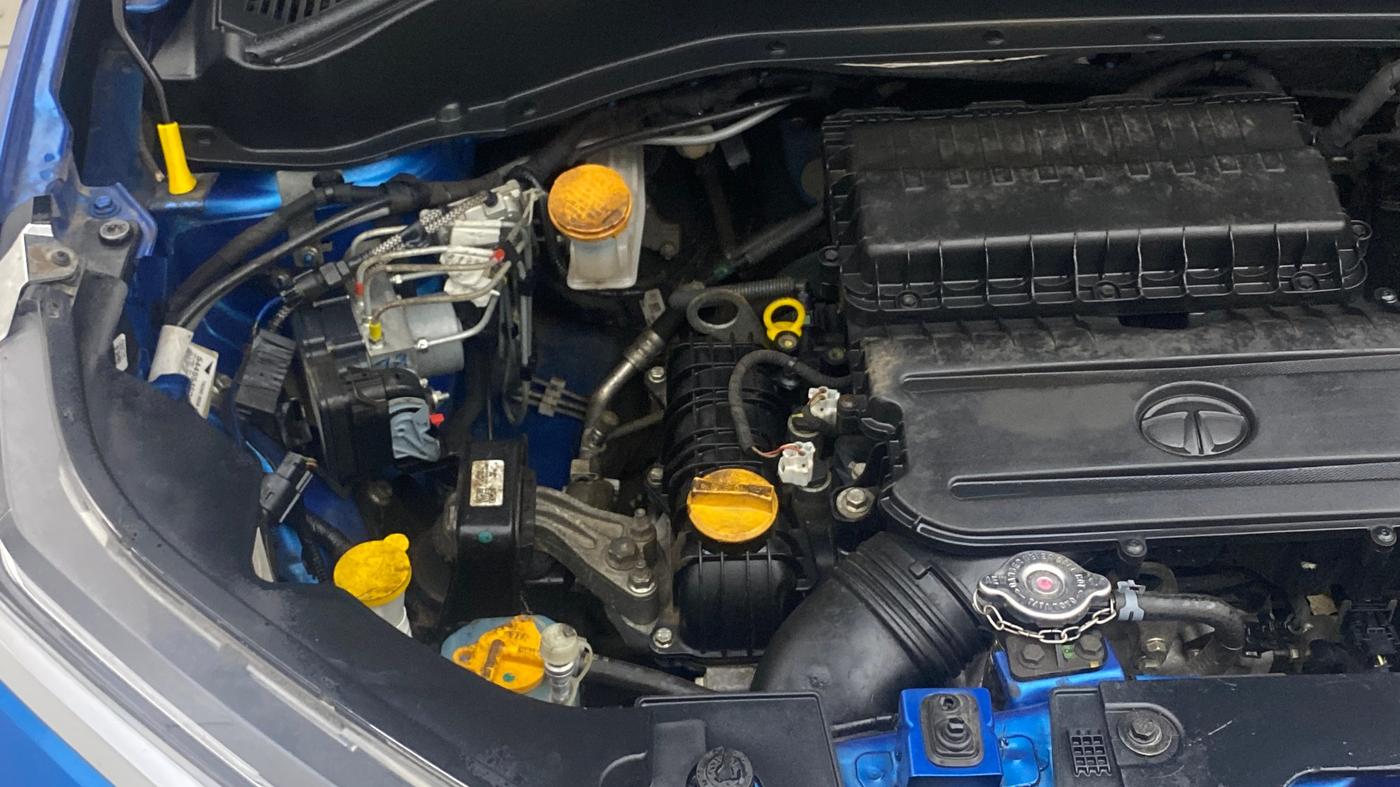 2022 Tata PUNCH CREATIVE  AMT, Petrol, Automatic, 21,322 km, Engine View - Right