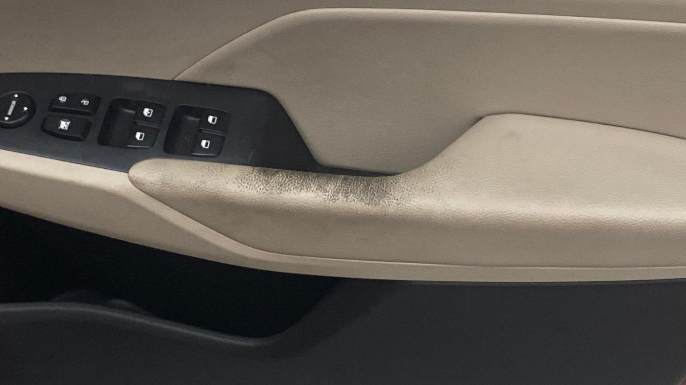 2019 Hyundai Verna 1.6 CRDI SX (O) AT, Diesel, Automatic, 96,750 km, Driver Side Door Panels Control