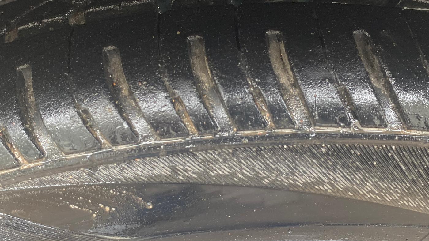 2014 Honda Amaze 1.5L I-DTEC S, Diesel, Manual, 1,01,350 km, Left Front Tyre Tread